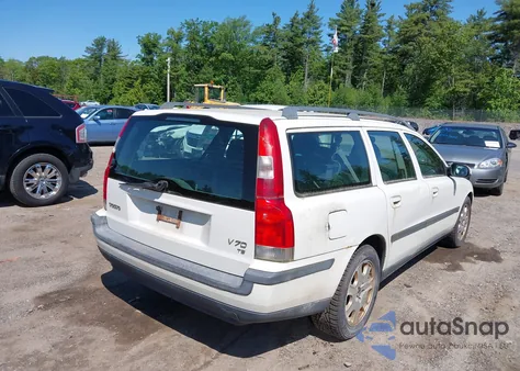 2001 Volvo V70 T5 from USA, damaged, VIN YV1SW53D411061537
